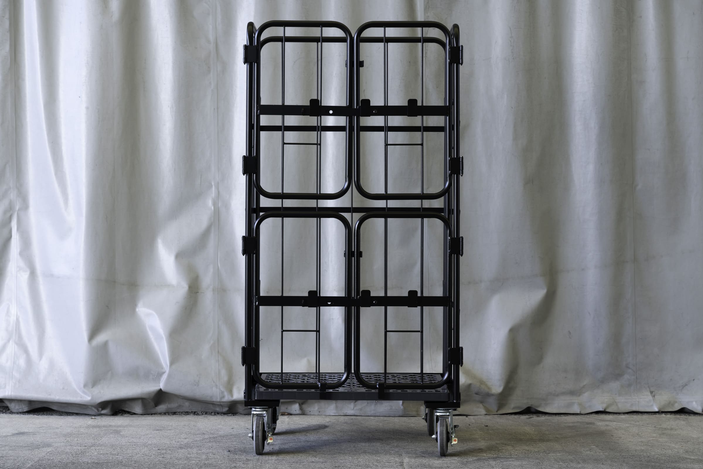 上下観音扉付きカゴ台車 ブラック 画像07
